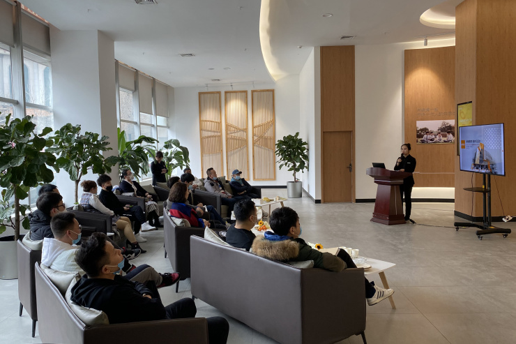 “引导孩子幸福生长” 绿城教育进疆首批非学历文化培训全面启动